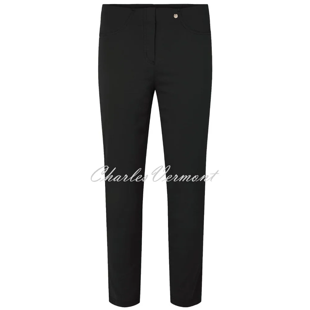 Robell Bella 09 Black Cropped Trouser in Cotton Rich Fabric (Style 52682-54056-90)