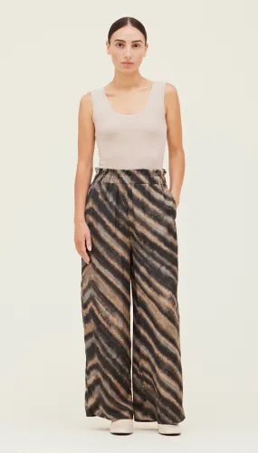 Robin Wide Pants - Stylish and comfortable wide pants for men and women