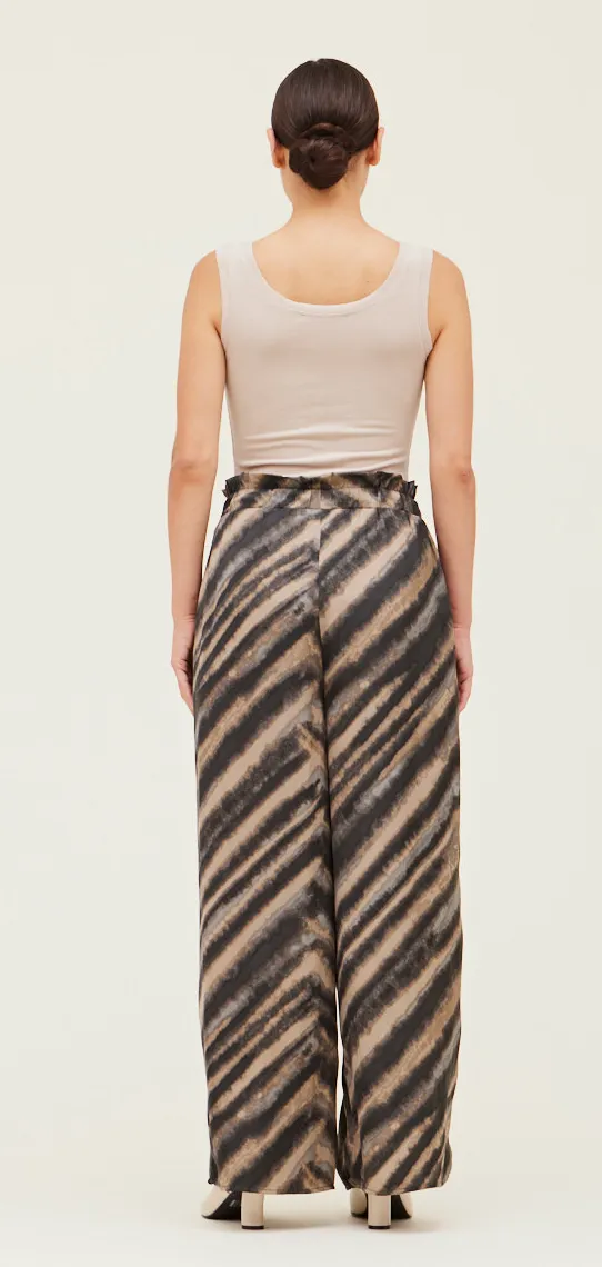 Robin Wide Pants - Stylish and comfortable wide pants for men and women