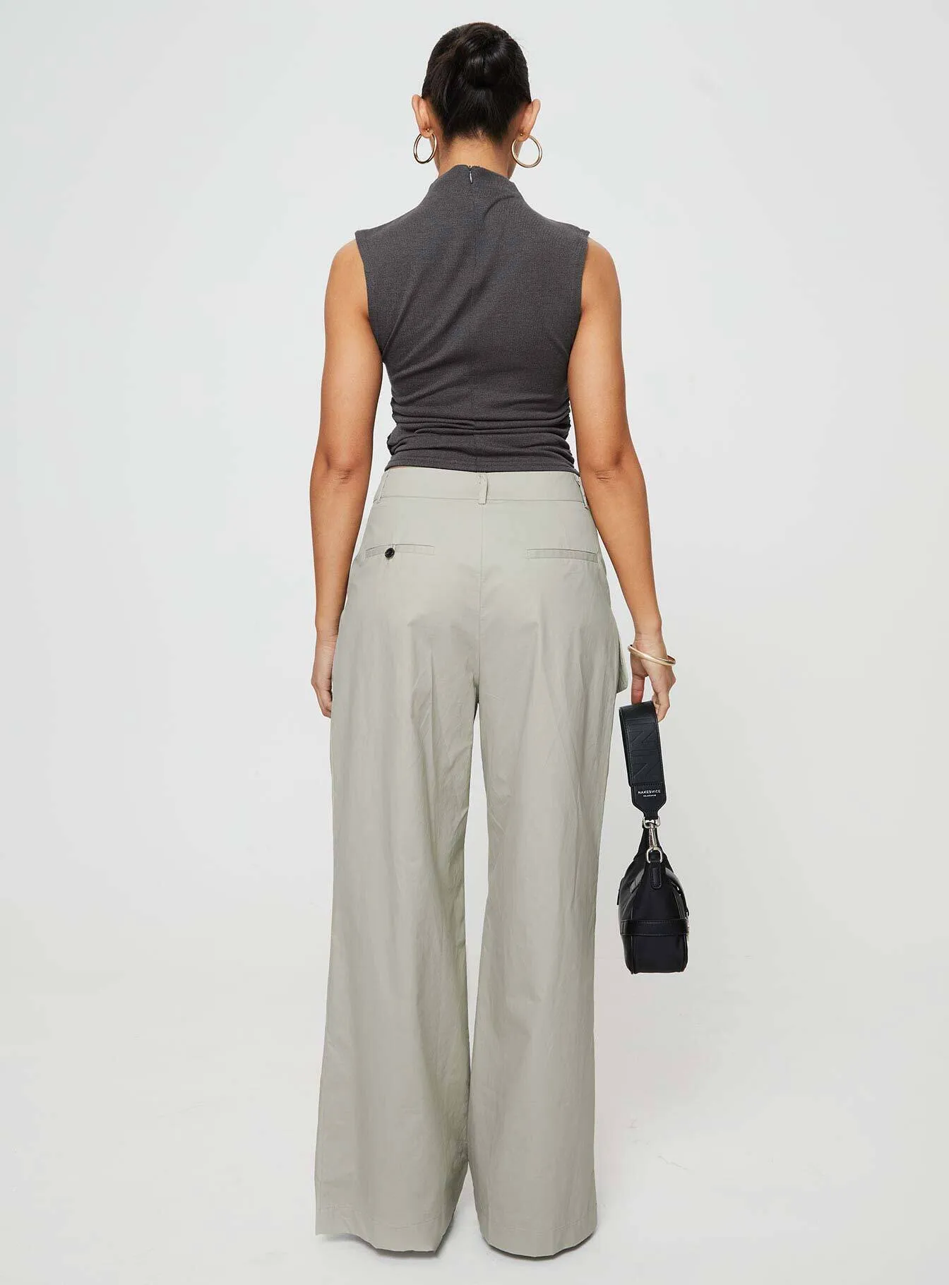 Stylish Women's Pants for a Trendy Look