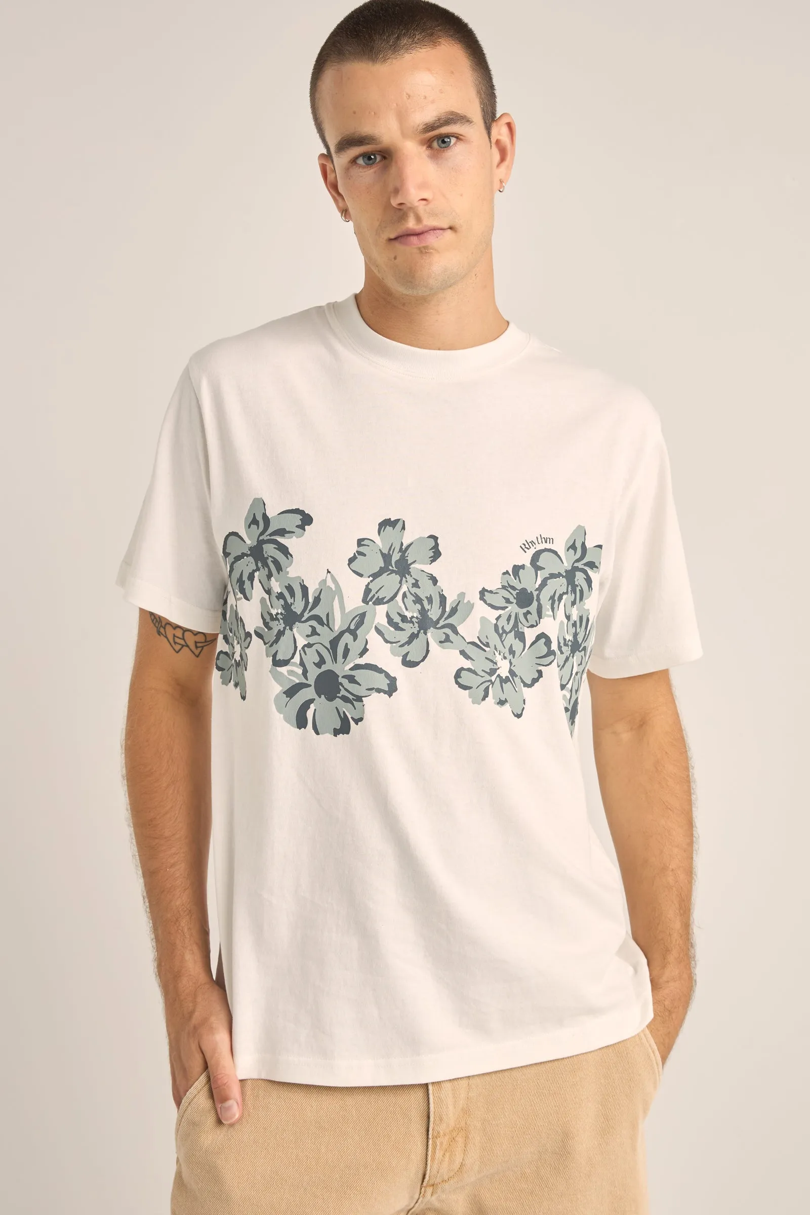 Vintage White Vacation Floral T-Shirt for Women